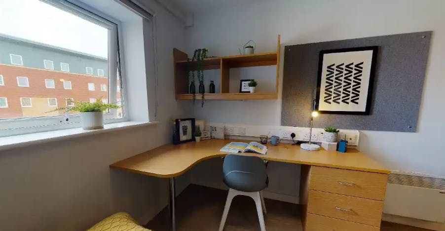 Bronze En Suite Plus