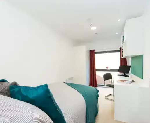 Bronze Two Bedroom Apartment room image 2