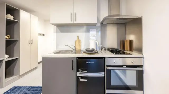 Bronze Studio - High Floor room image 1