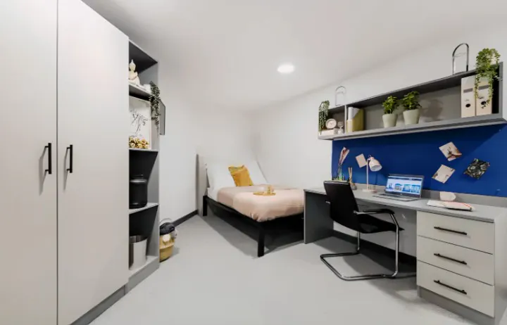 Bronze Studio - Low Floor