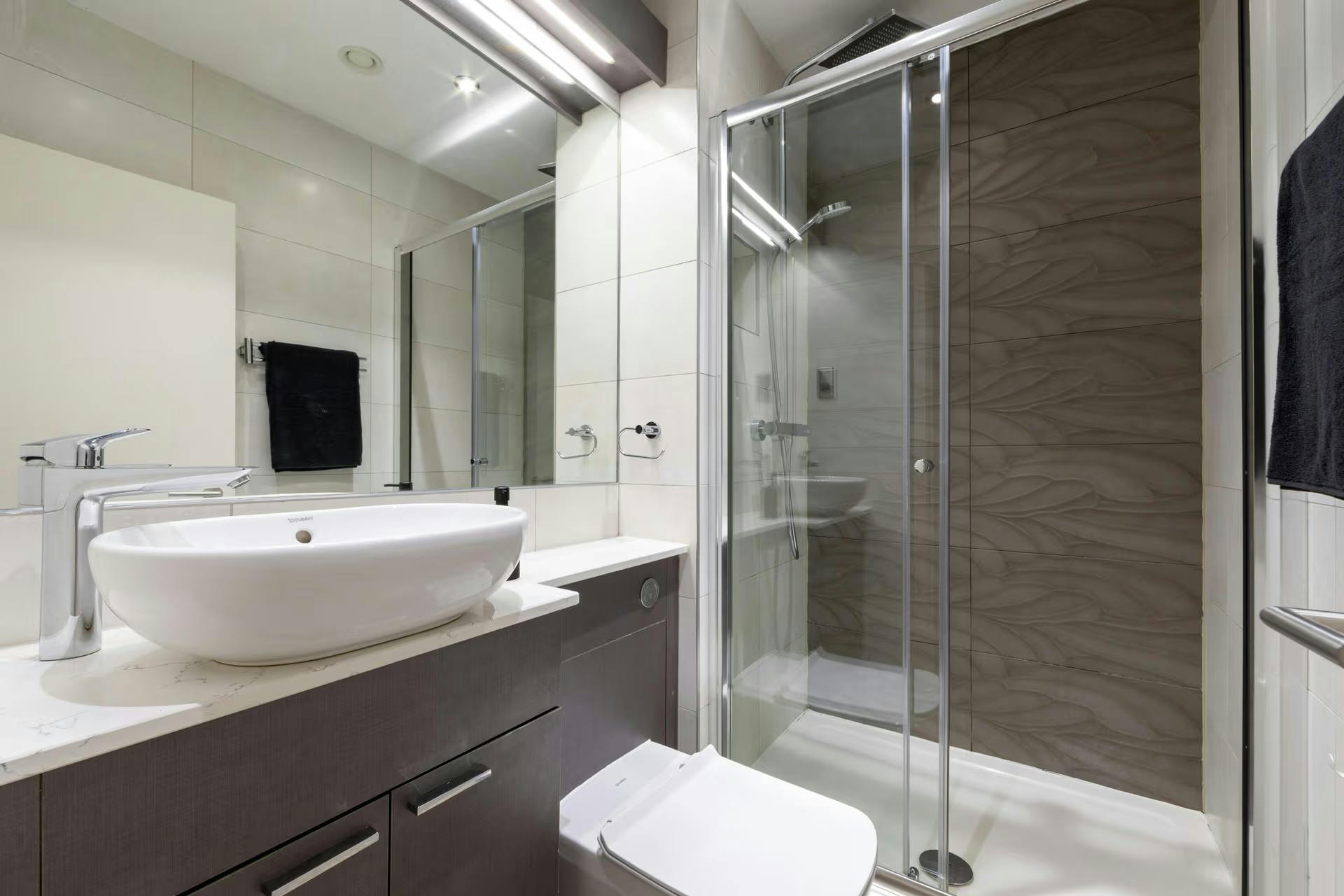 Silver 1 Bed Apartment