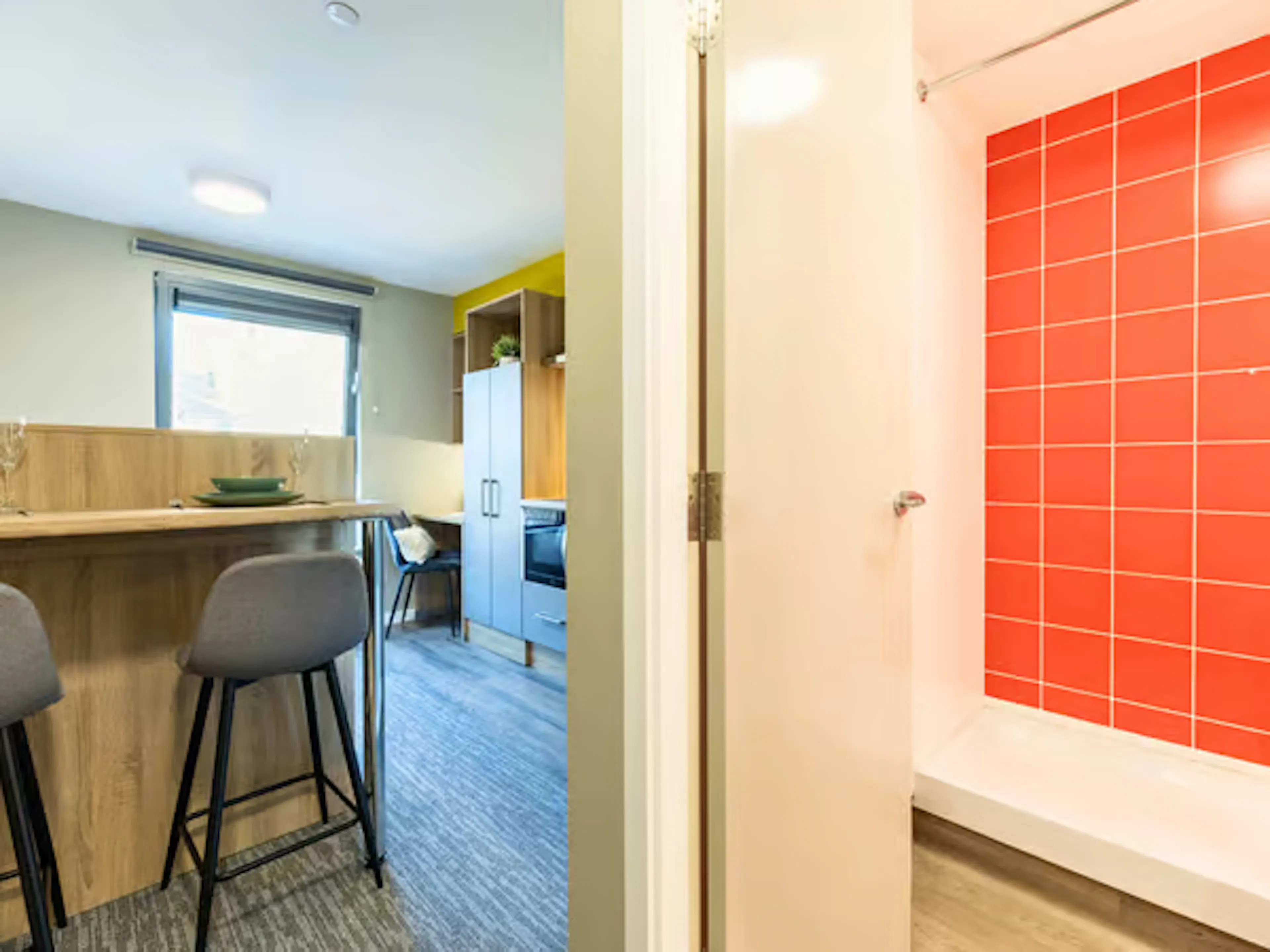 Bronze Studio BATHROOM 4