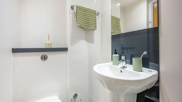 Deluxe Ensuite