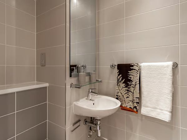 6 Bed Premium Ensuite