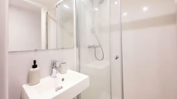 Deluxe Ensuite