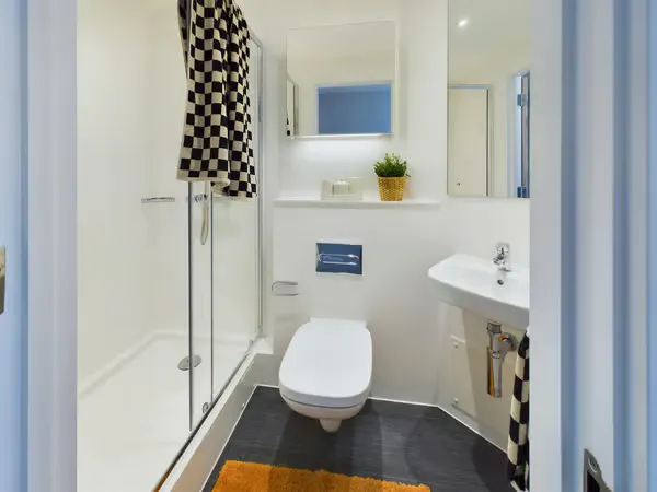 Large Studio with Courtyard