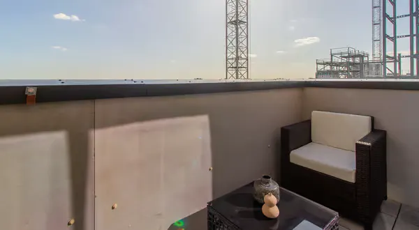 Premium Mezzanine Studio