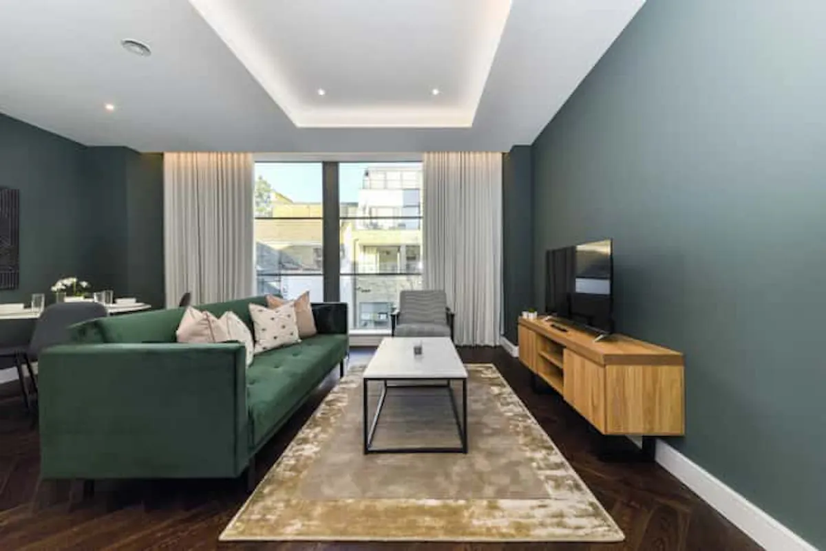 One room in 2 bedroom apartment COMMON_AREA