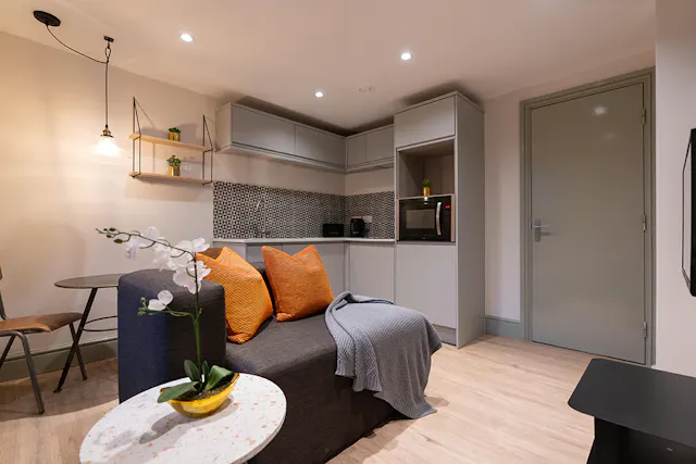 Flat 3, 1 Bedroom Apartment room image 1