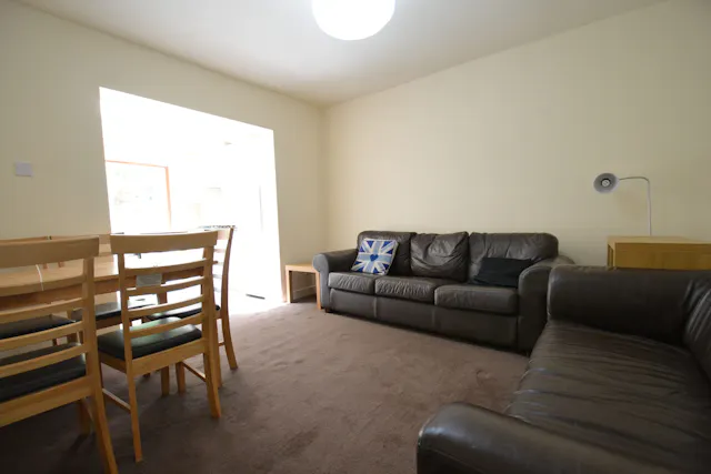5 Bedroom Apartment room image 1