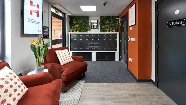 Platinum Studio room image 1
