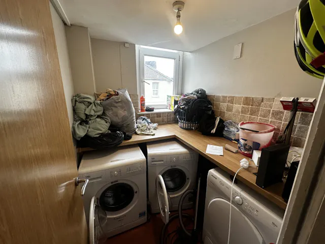 8 bedroom apartment room image 1