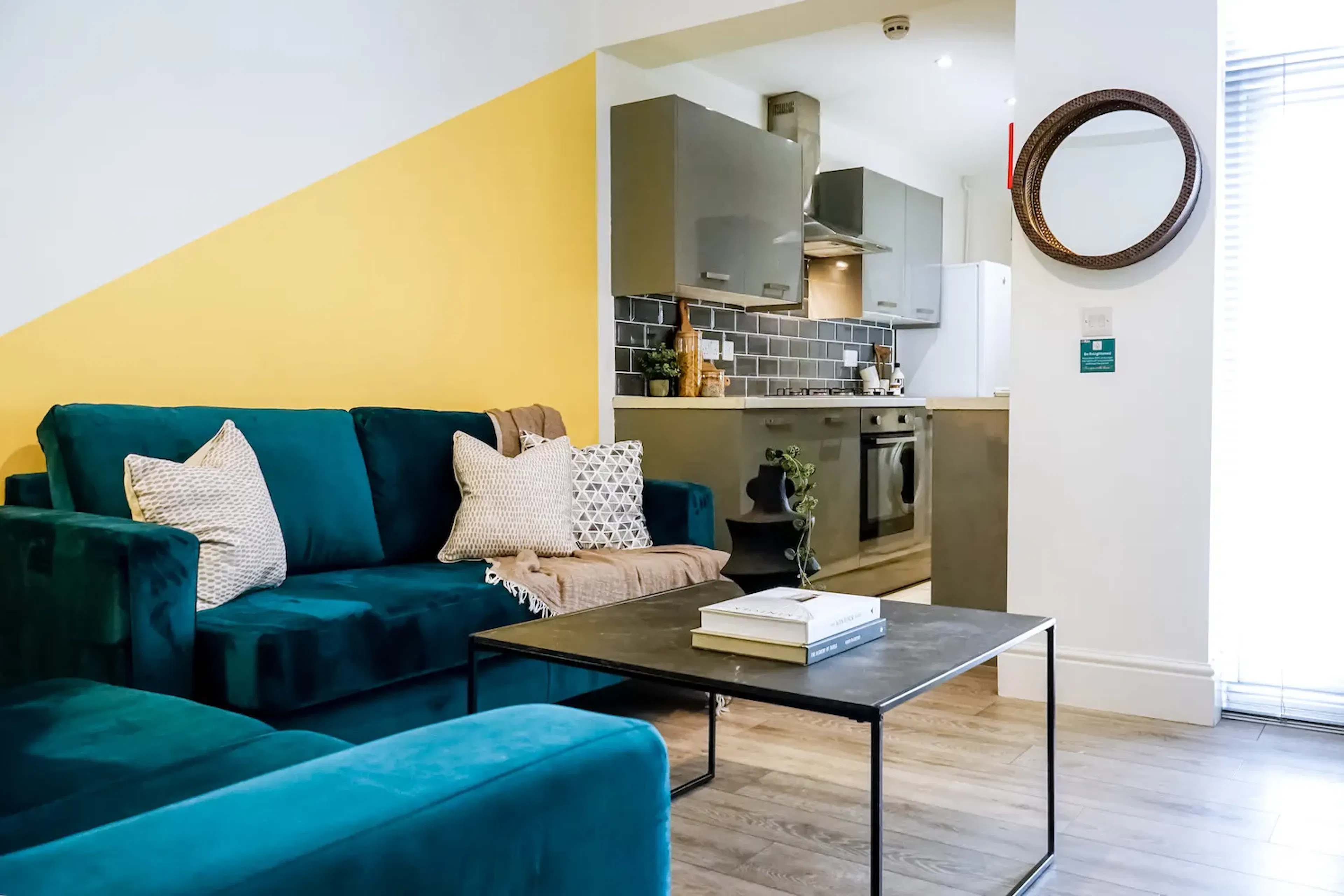 6 Bed Apartment ROOM 2