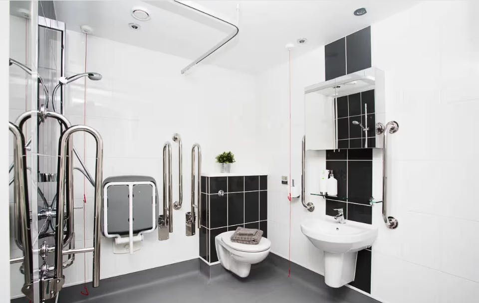 Classic En-Suite