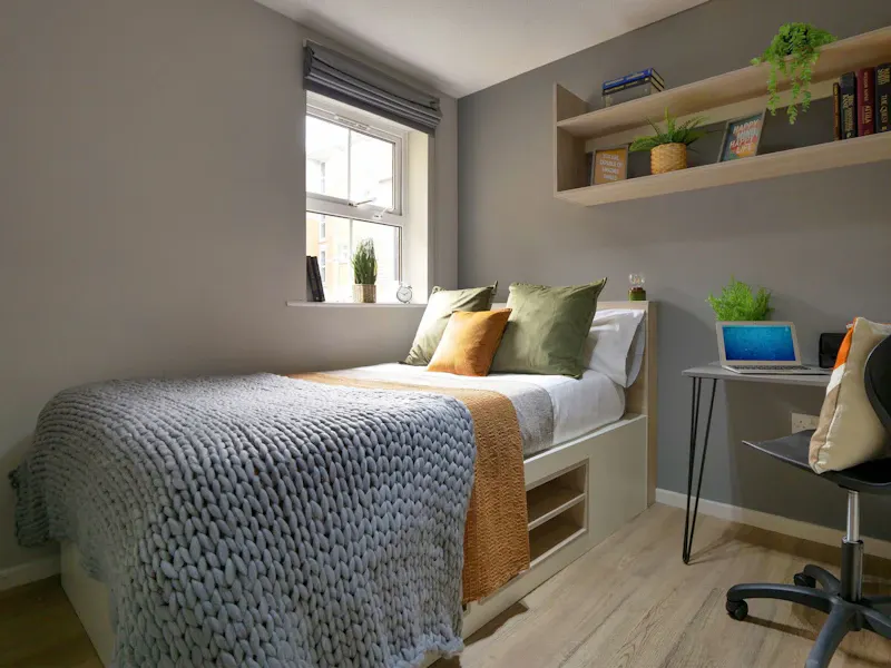 ROOM ROOM