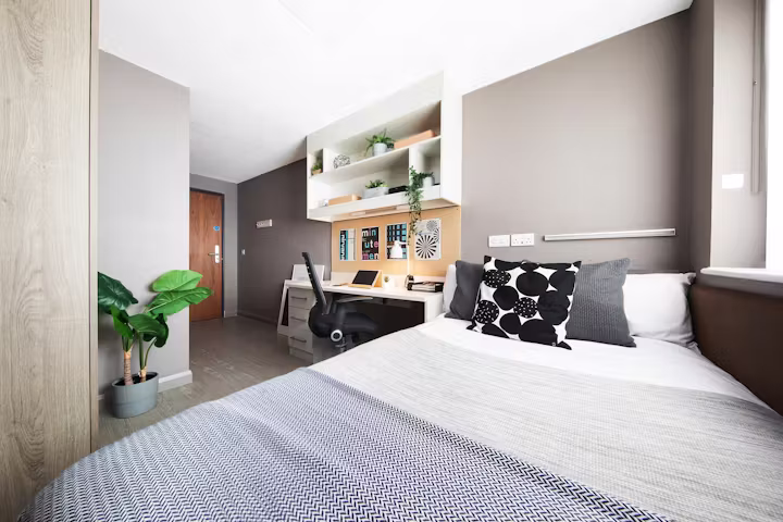 eclipse-cardiff-6 Bed Ensuite-1