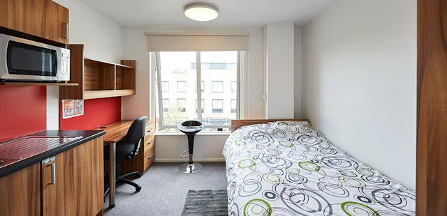 En-suite room image 1