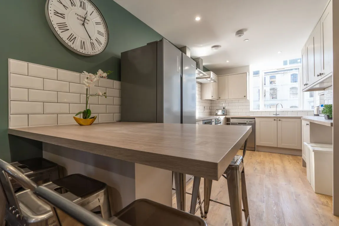 122 Walter Road-Swansea-COMMON_AREA-1