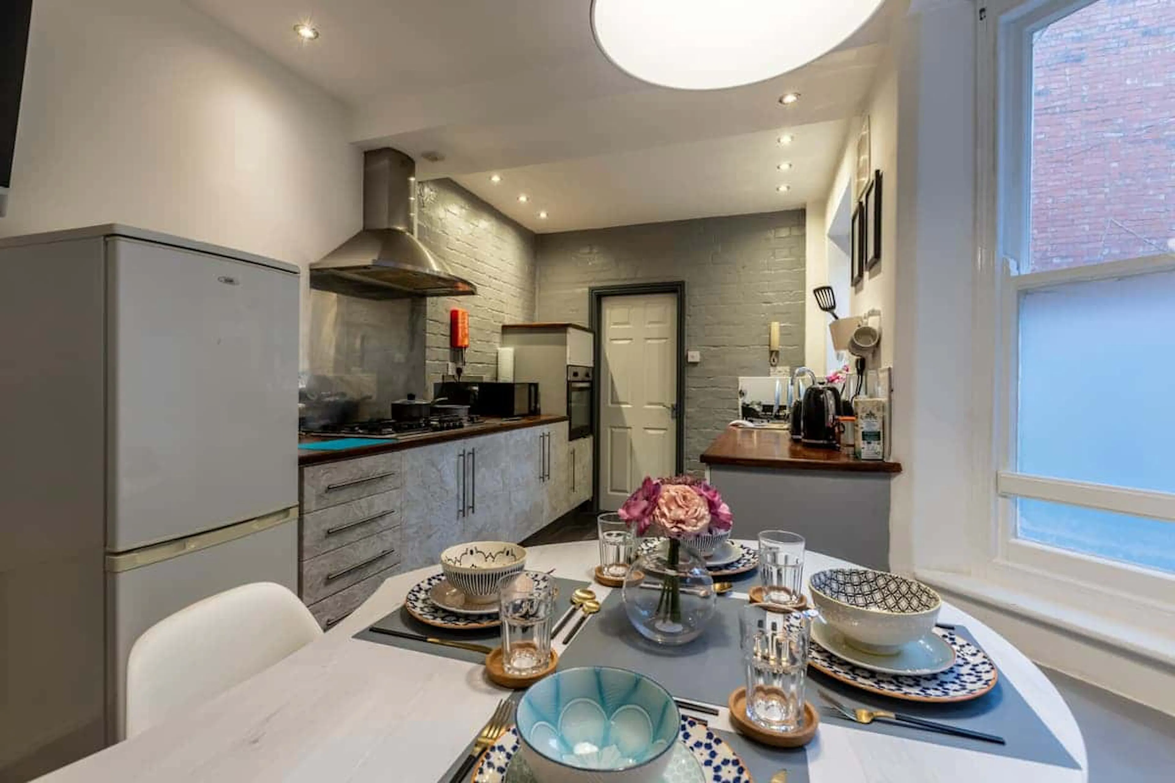 Room in 240 Narborough Rd, Leicester LE3 2AP, UK KITCHEN 2