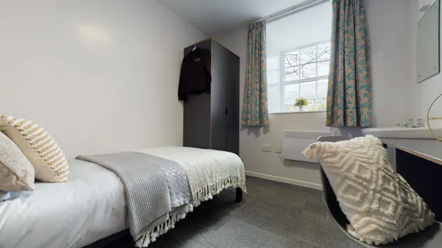 Classic 3 Bed Single room image 2