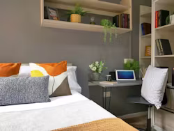 emily-davies-southampton-Classic 3 Bed Apartment