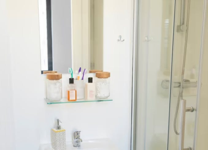 Classic 5 Bed Apartment