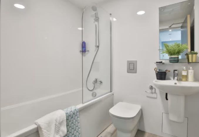Classic 6-Bed Shared House