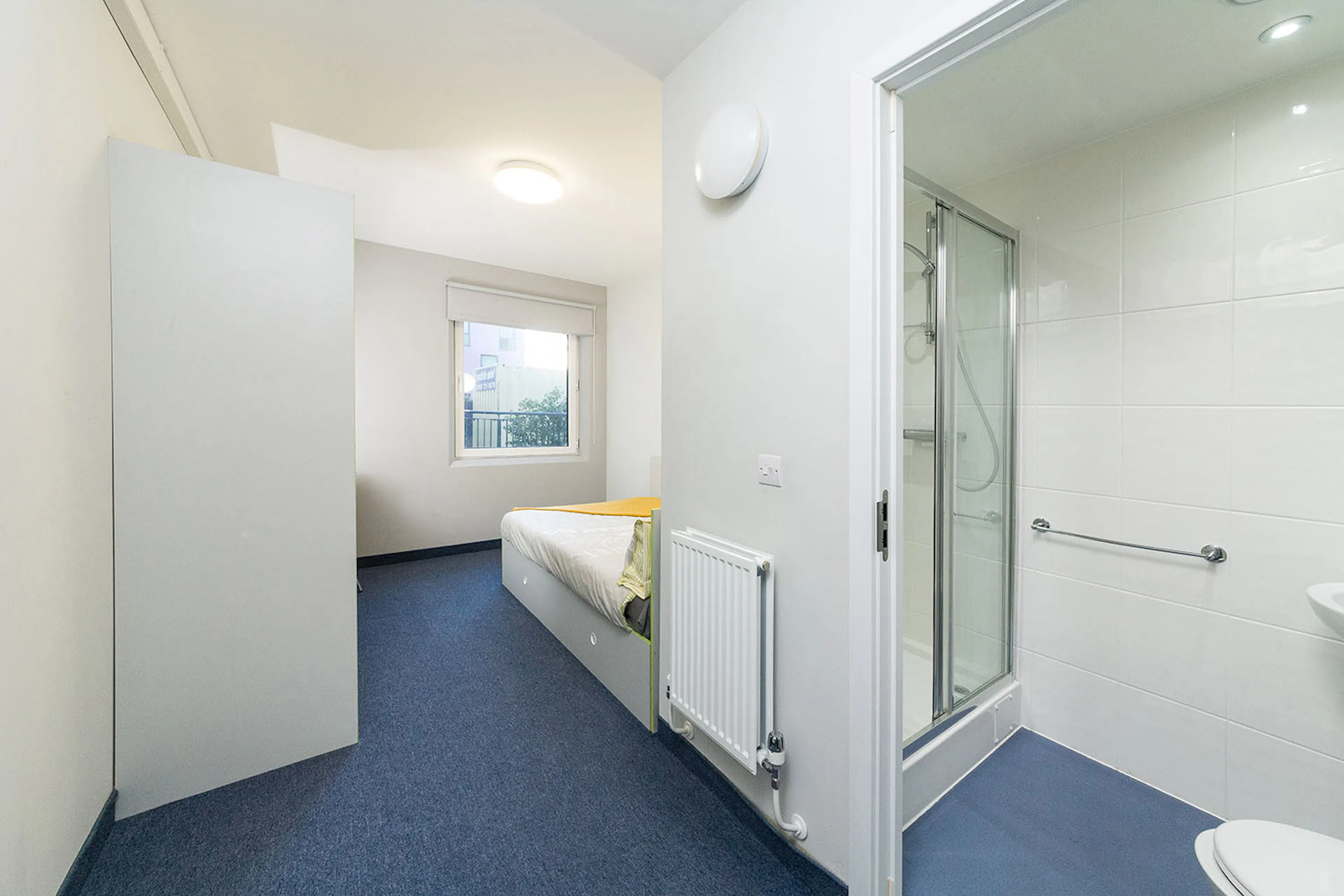 Classic Ensuite BATHROOM 2