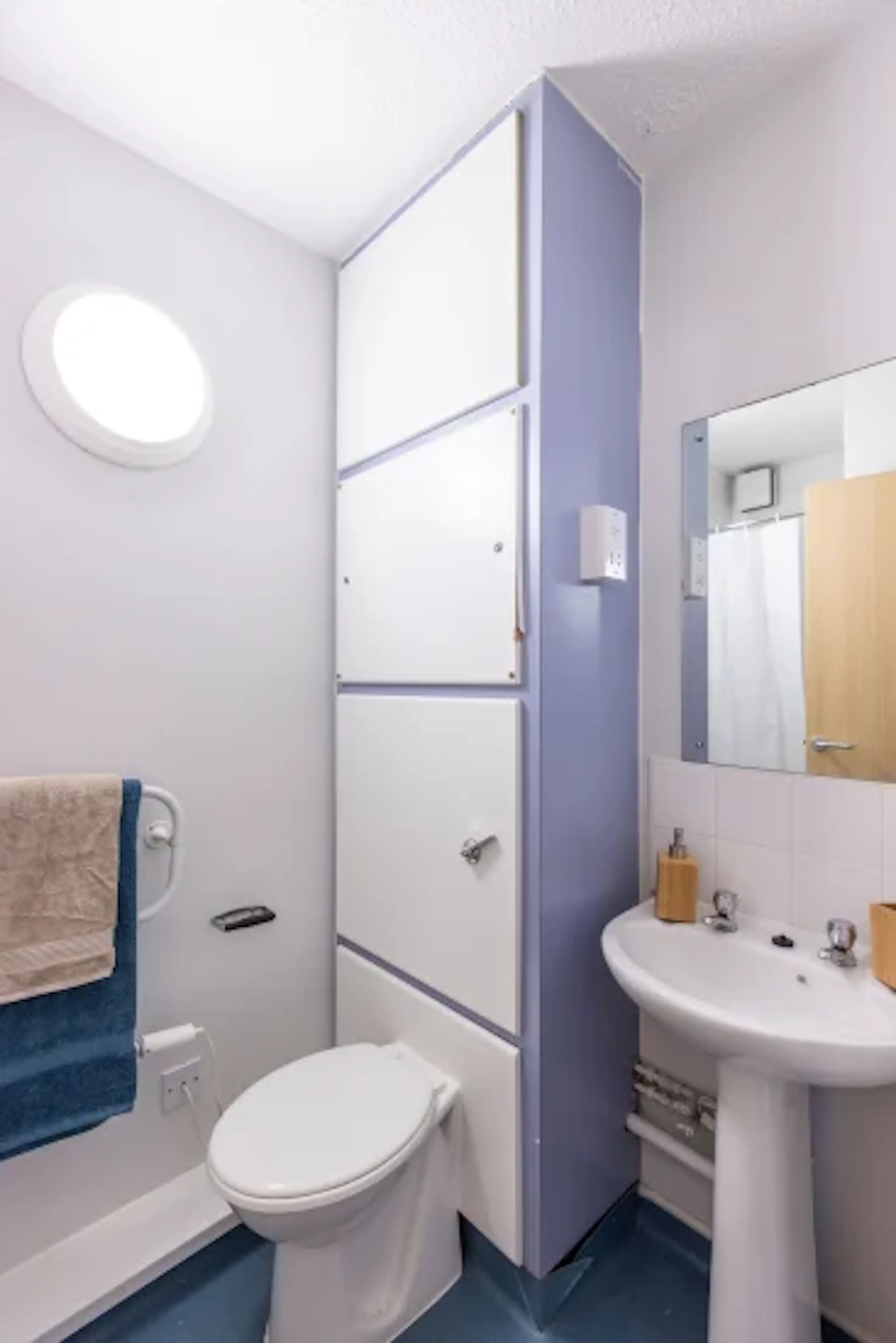 5 Bed Classic En-Suite BATHROOM 3