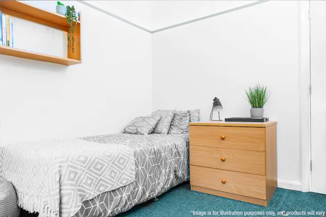 Classic Cluster Non En-Suite room image 1