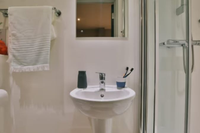 Classic Bigger 2 Bed Apartment