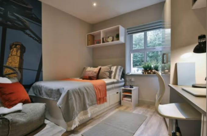 Classic Bigger 2 Bed Apartment