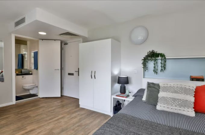 Classic Studio - Limited View