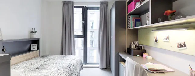 Platinum Studio room image 2