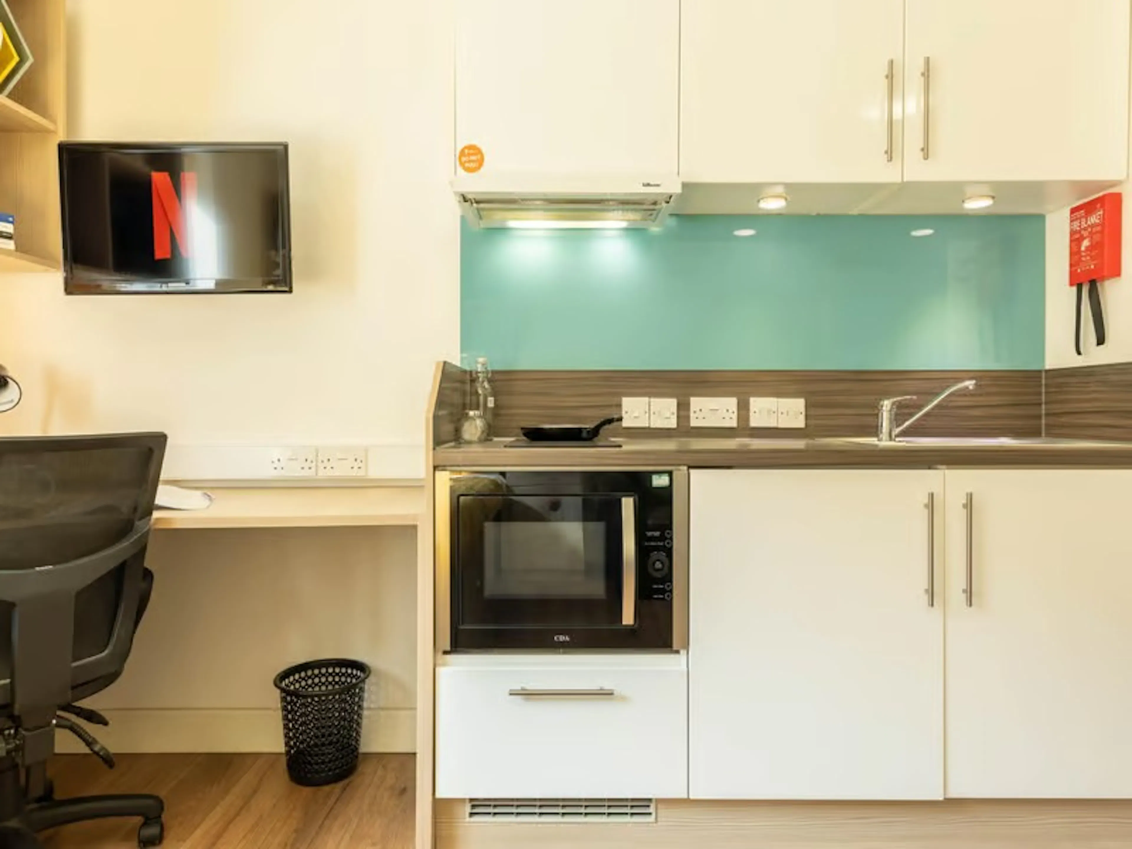 Classic Studio KITCHEN 4
