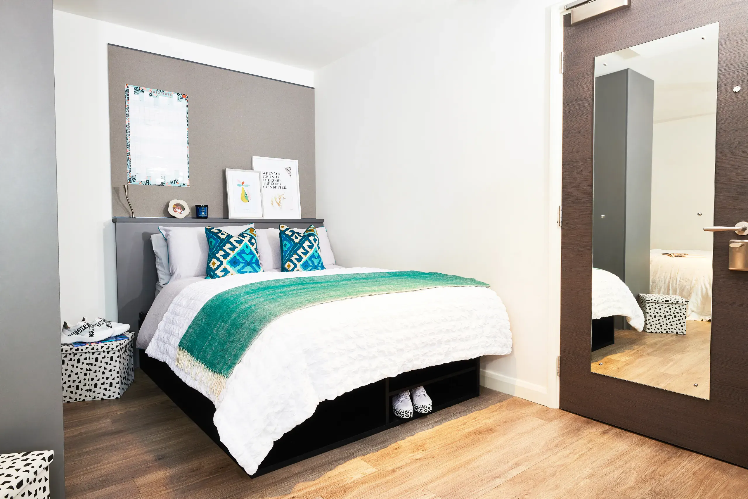 Cluster ROOM 4