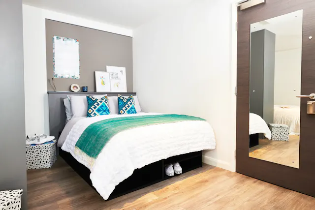Cluster room image 1