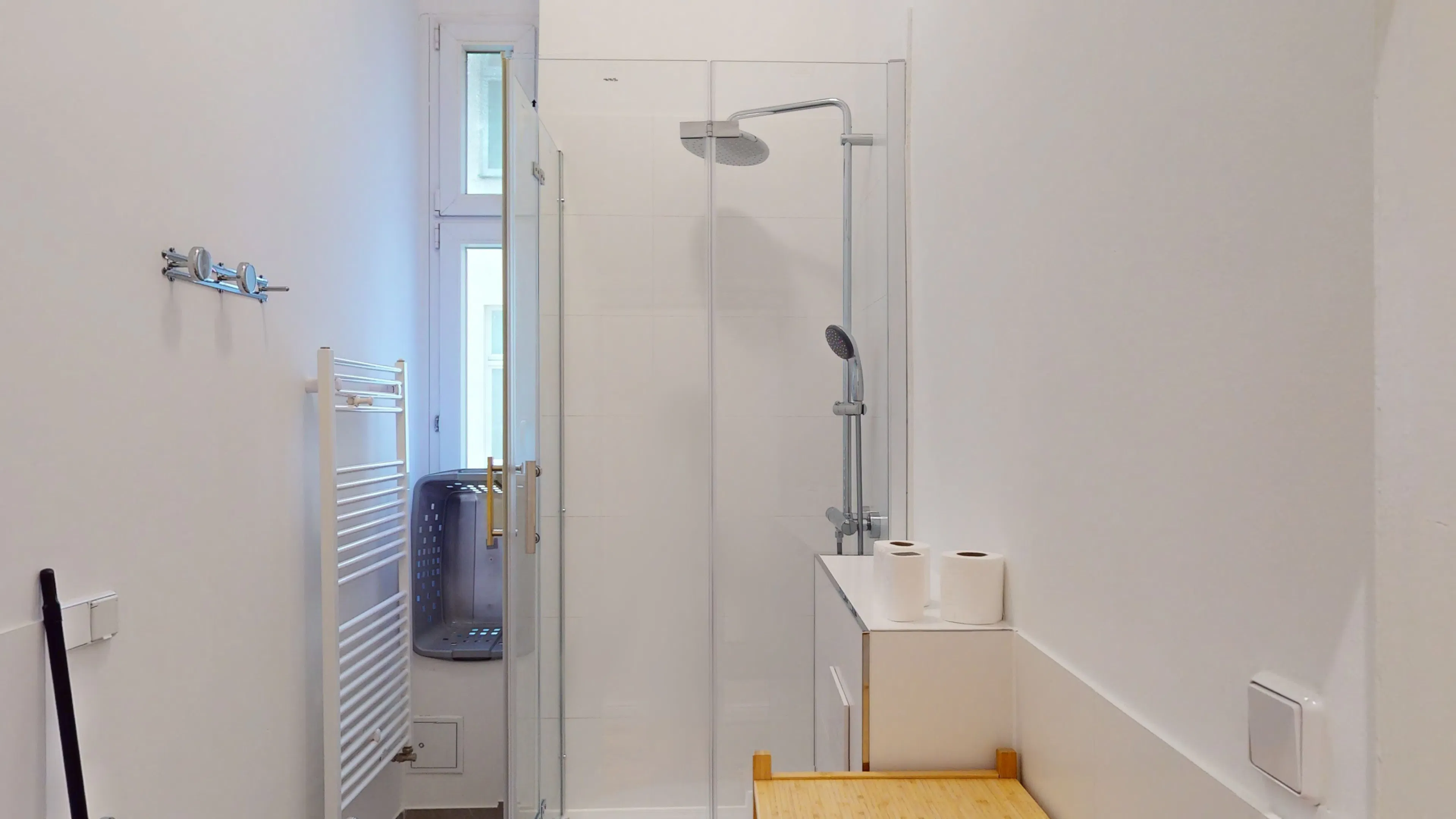 BATHROOM BATHROOM 3