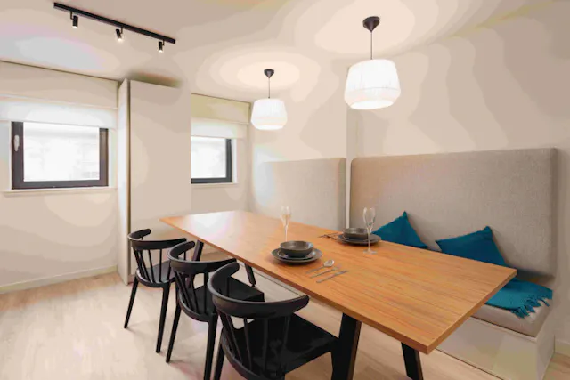 Ensuite - Courtyard room image 1