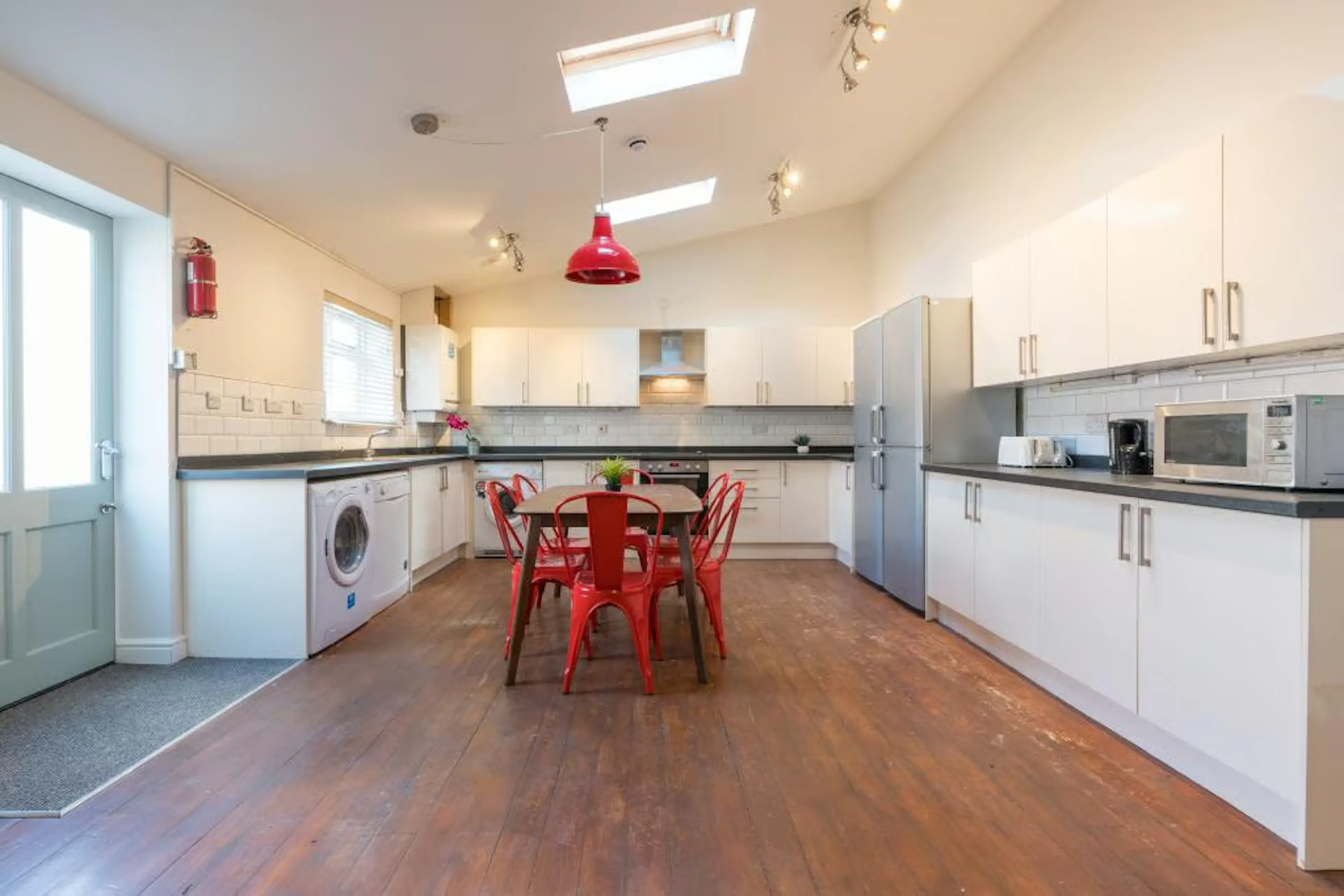 6 Bedroom Apartment KITCHEN 3
