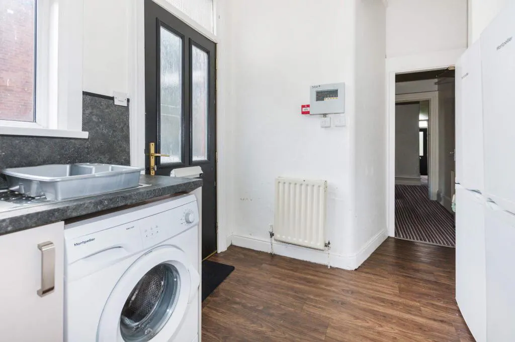 6 Bedroom Apartments COMMON_AREA 4