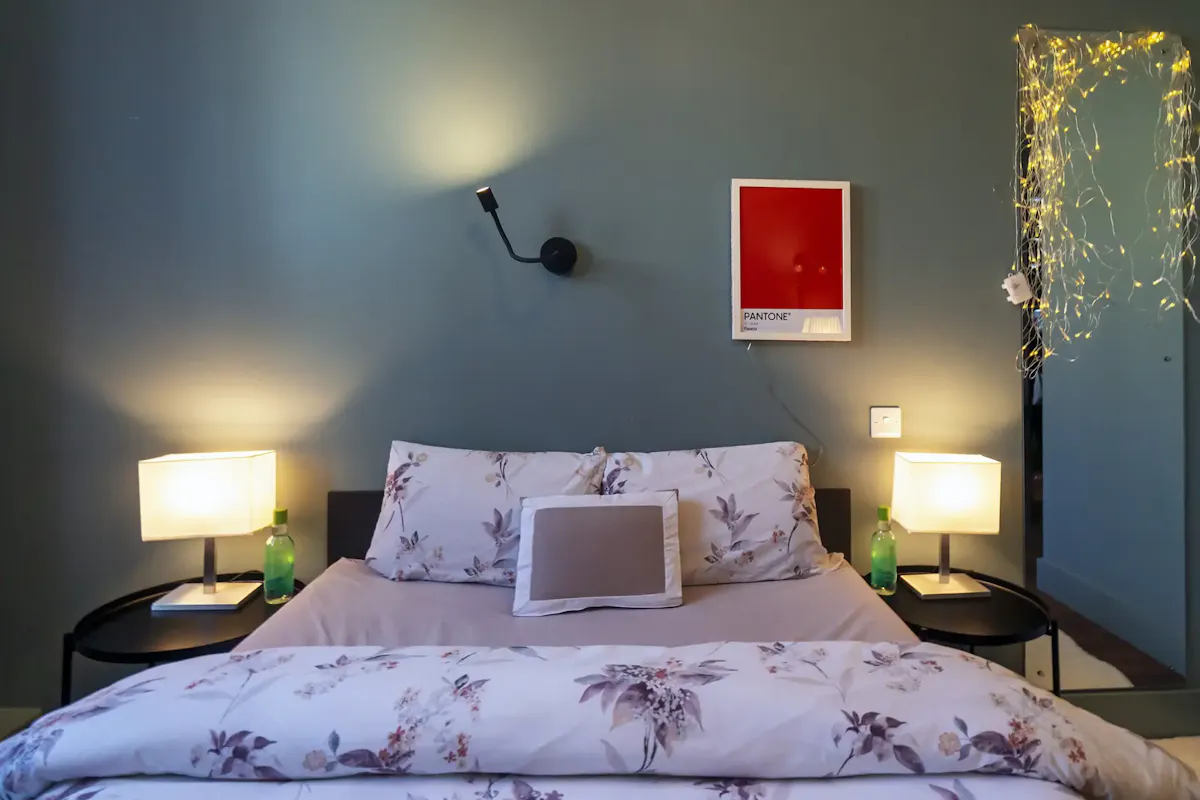 ROOM ROOM