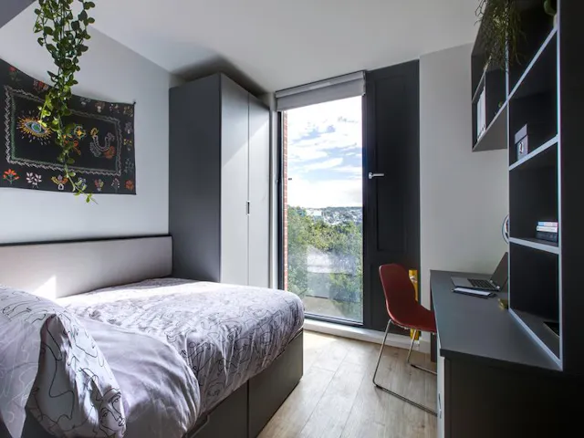 Classic Ensuite room image 2