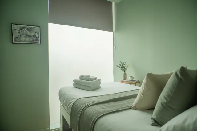 Cosy room image 4