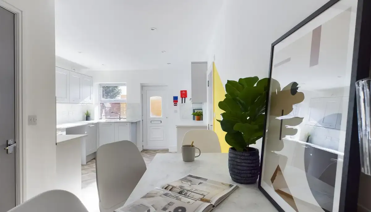 6 Bed Apartment COMMON_AREA