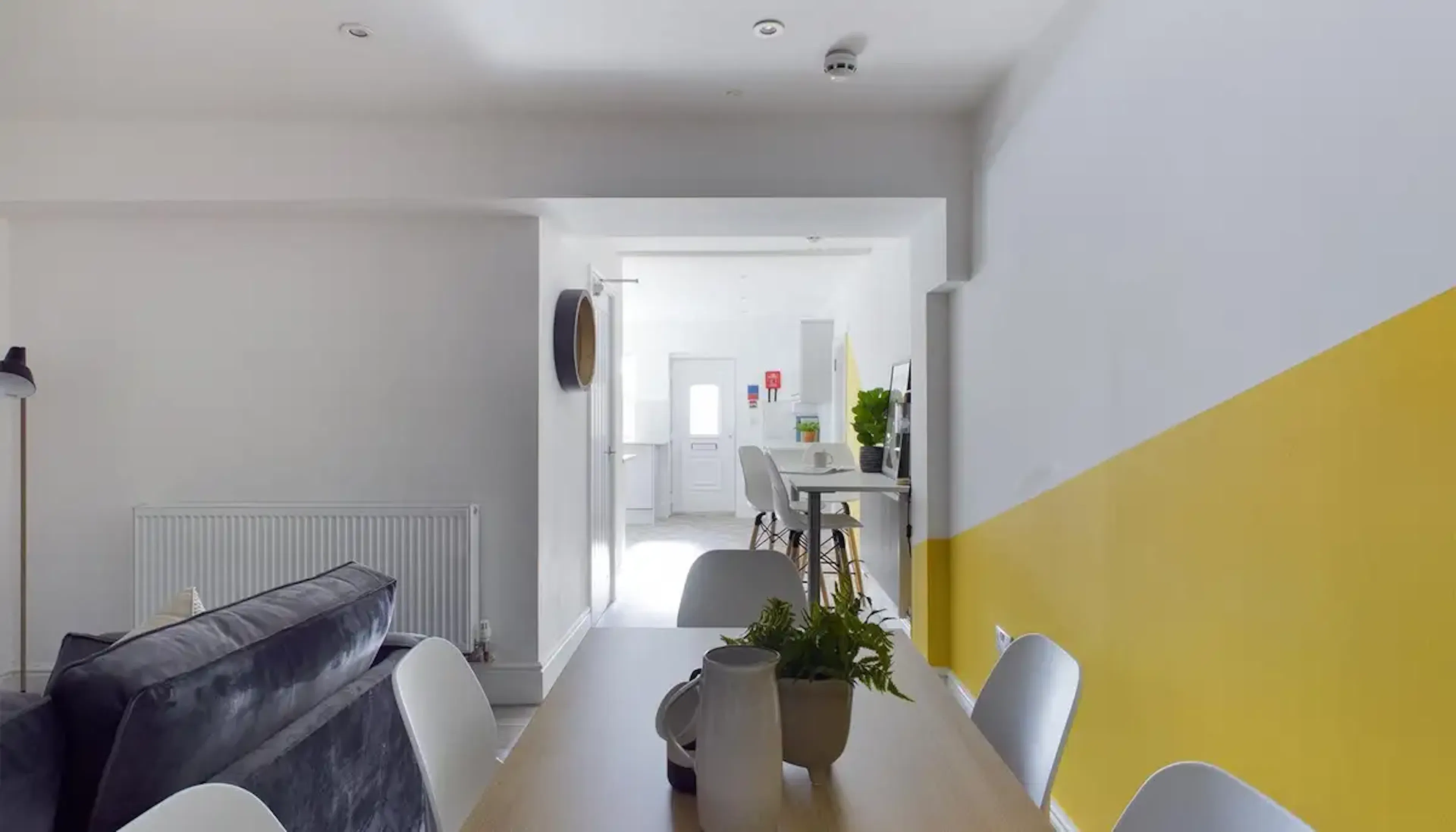 6 Bed Apartment COMMON_AREA 2