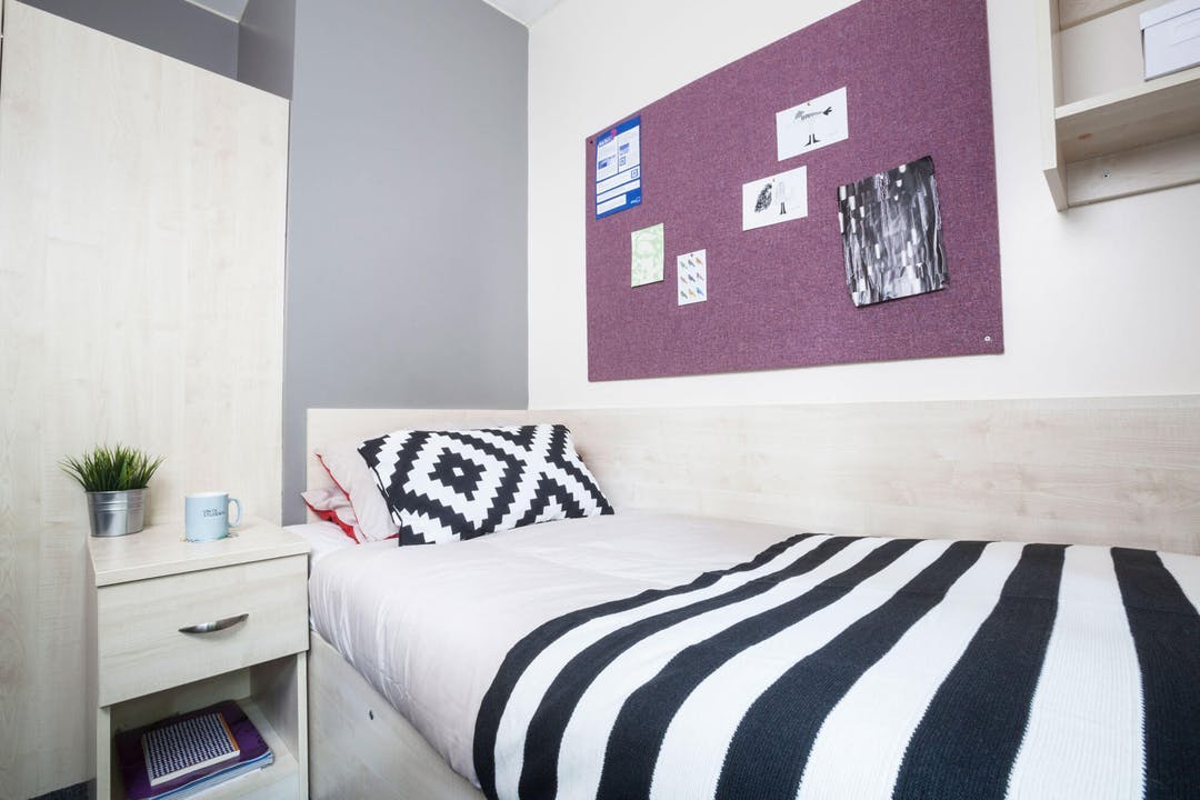 Book Beaumont Court Student Accommodation in London for 2023 24