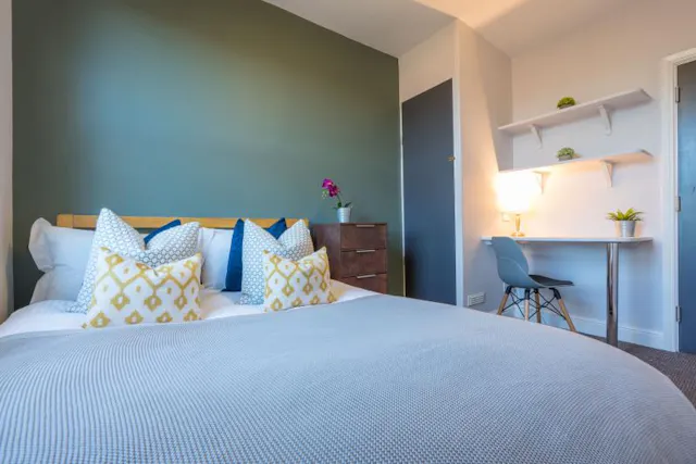 7 Bedroom Apartment room image 1