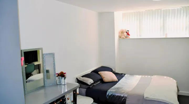Deluxe Studio