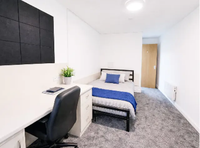 Deluxe En Suite (Truro Works) room image 1